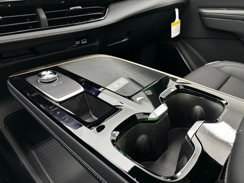 New 2026 Buick Enclave Avenir image 32