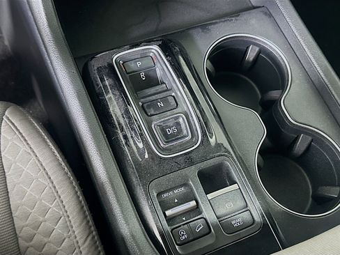 Used 2023 Honda Pilot LX image 24