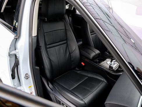 Used 2021 Land Rover Range Rover Evoque S image 35