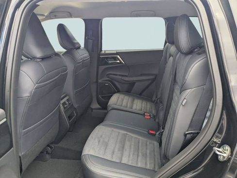 New 2026 Mitsubishi Outlander SE FWD image 12