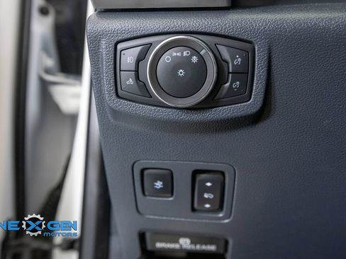 Used 2022 Ford F350 Lariat w/ Lariat Ultimate Package AWD/4WD image 13