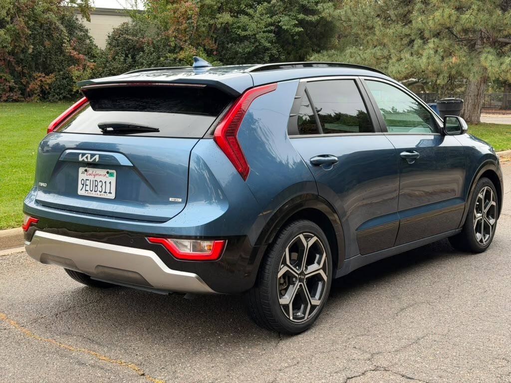 Used 2023 Kia Niro EX Touring FWD image 5