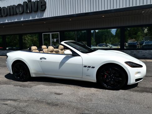 Used 2015 Maserati GranTurismo Convertible image 3