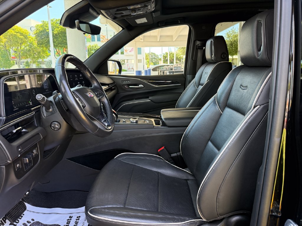 Used 2022 Cadillac Escalade ESV Sport RWD image 11