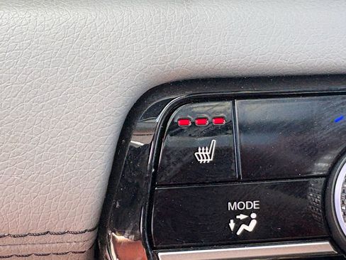 Certified 2024 Honda Pilot Touring image 22