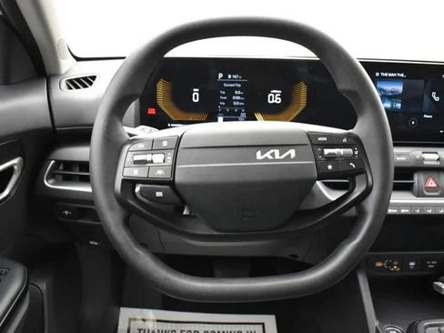 Used 2025 Kia K4 FWD image 19