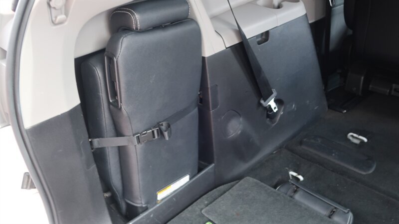 Used 2017 Toyota Sienna SE Premium FWD image 38