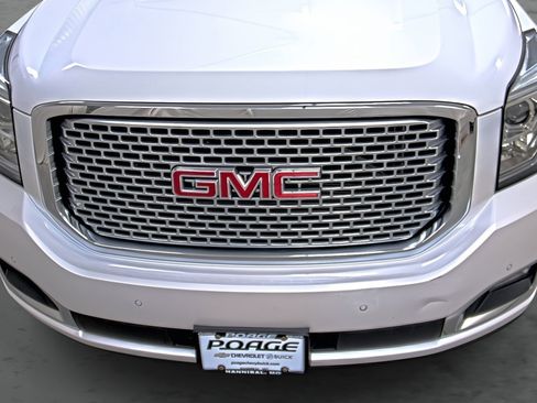 Used 2016 GMC Yukon XL Denali w/ Open Road Package image 16