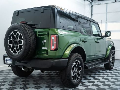 Used 2025 Ford Bronco Outer Banks AWD/4WD image 5