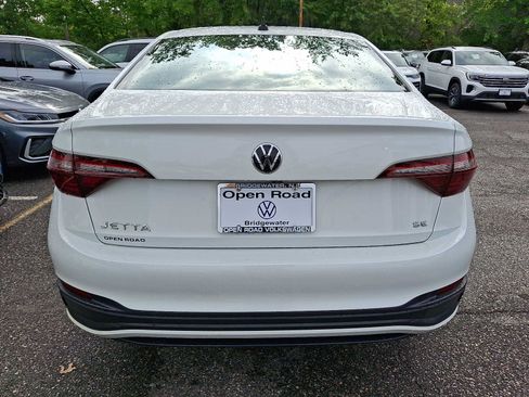 Used 2023 Volkswagen Jetta SE FWD image 5