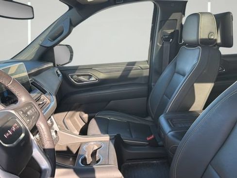 Used 2021 GMC Yukon XL SLT w/ SLT Premium Package AWD/4WD image 9