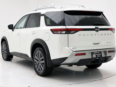 Used 2024 Nissan Pathfinder SL w/ SL Premium Package image 7