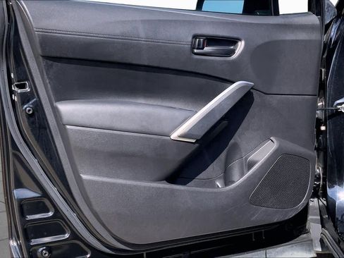 Used 2022 Toyota Corolla Cross LE w/ Moonroof Package FWD image 21