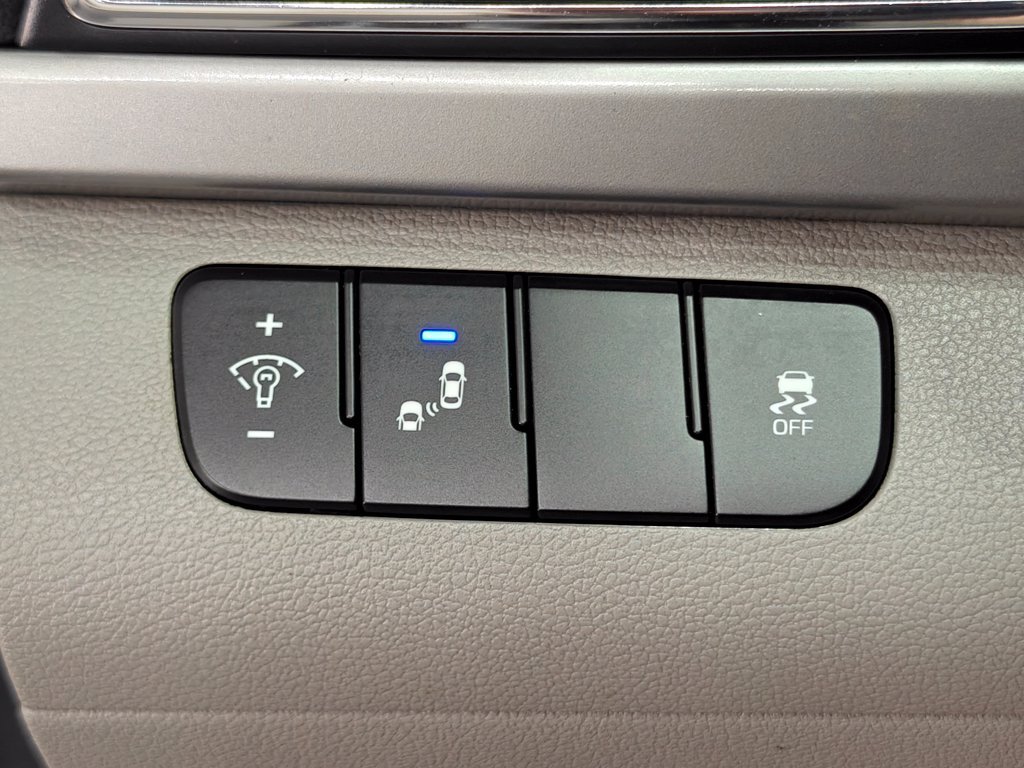 Used 2018 Hyundai Elantra SEL FWD image 31