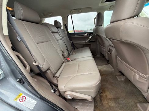 Used 2019 Lexus GX 460 w/ Navigation Package AWD/4WD image 9