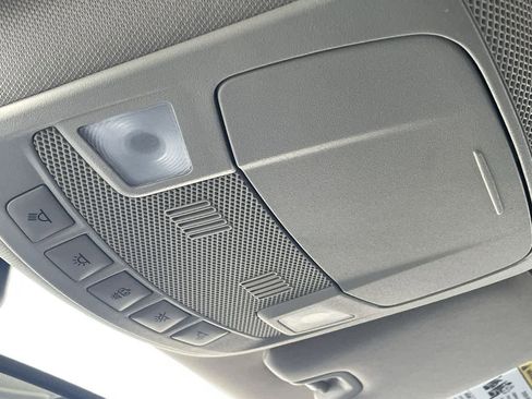 Used 2020 Ford Fusion SE image 28