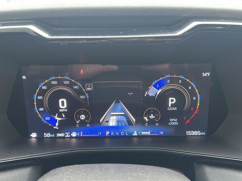 Used 2024 Chevrolet Colorado Z71 w/ Z71 Convenience Package 2 AWD/4WD image 11