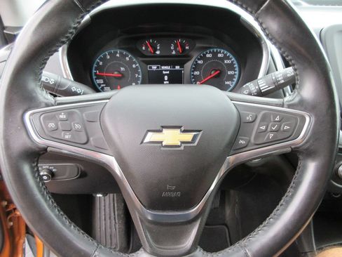 Certified 2018 Chevrolet Equinox LT FWD image 24