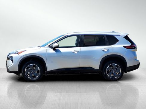 Used 2025 Nissan Rogue SV w/ SV Premium Package FWD image 10
