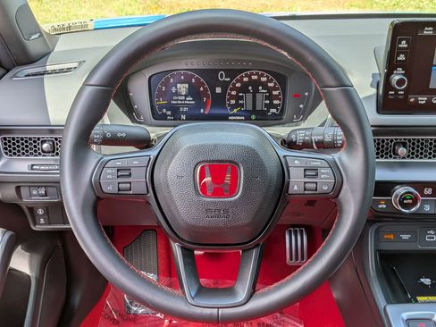 Used 2025 Honda Civic Type R image 8