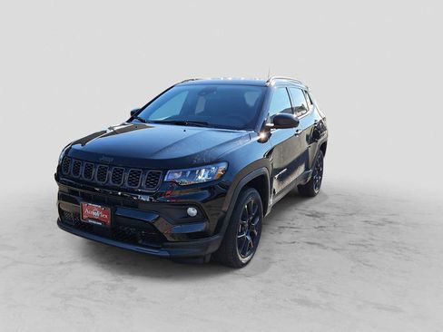 New 2026 Jeep Compass Latitude image 4