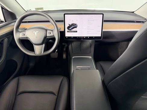 Used 2025 Tesla Model Y Long Range image 11