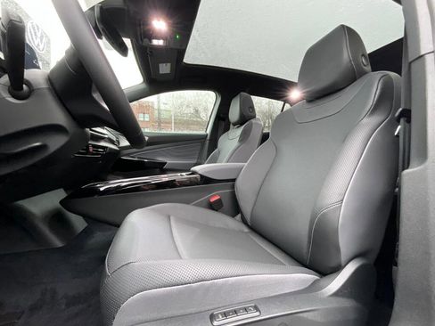 New 2026 Volkswagen ID.4 Pro S Plus image 11