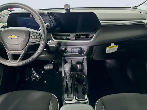 Used 2024 Chevrolet TrailBlazer LS w/ LS Convenience Package image 18