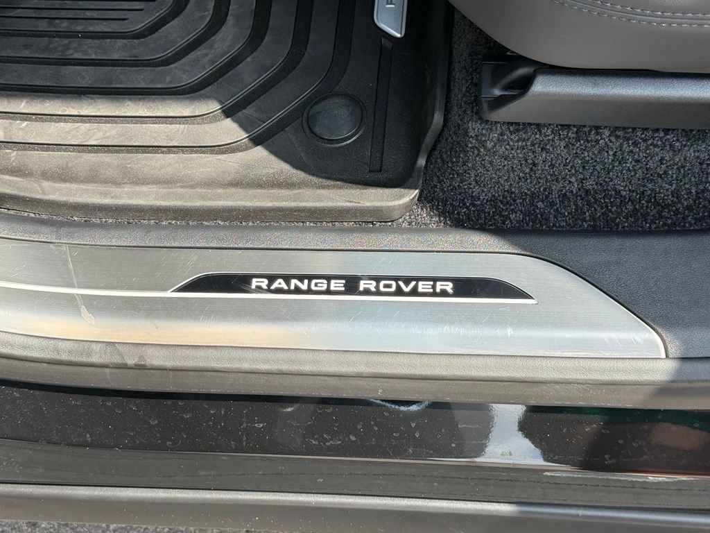 Certified 2026 Land Rover Range Rover SE AWD/4WD image 13