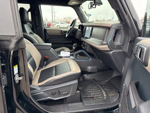 Used 2024 Ford Bronco Wildtrak image 10