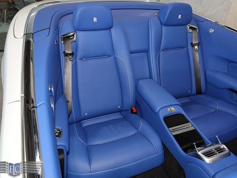 Used 2020 Rolls-Royce Dawn image 26