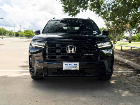 Used 2026 Honda Pilot Black Edition image 3