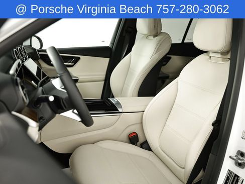 Used 2025 Mercedes-Benz GLC 300 4MATIC image 5