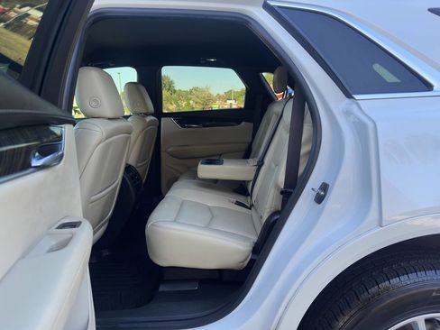 Used 2017 Cadillac XT5 Base 4dr SUV image 7