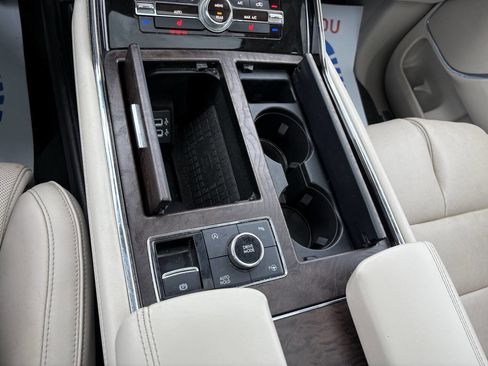 Used 2018 Lincoln Navigator Select w/ Technology Package image 15