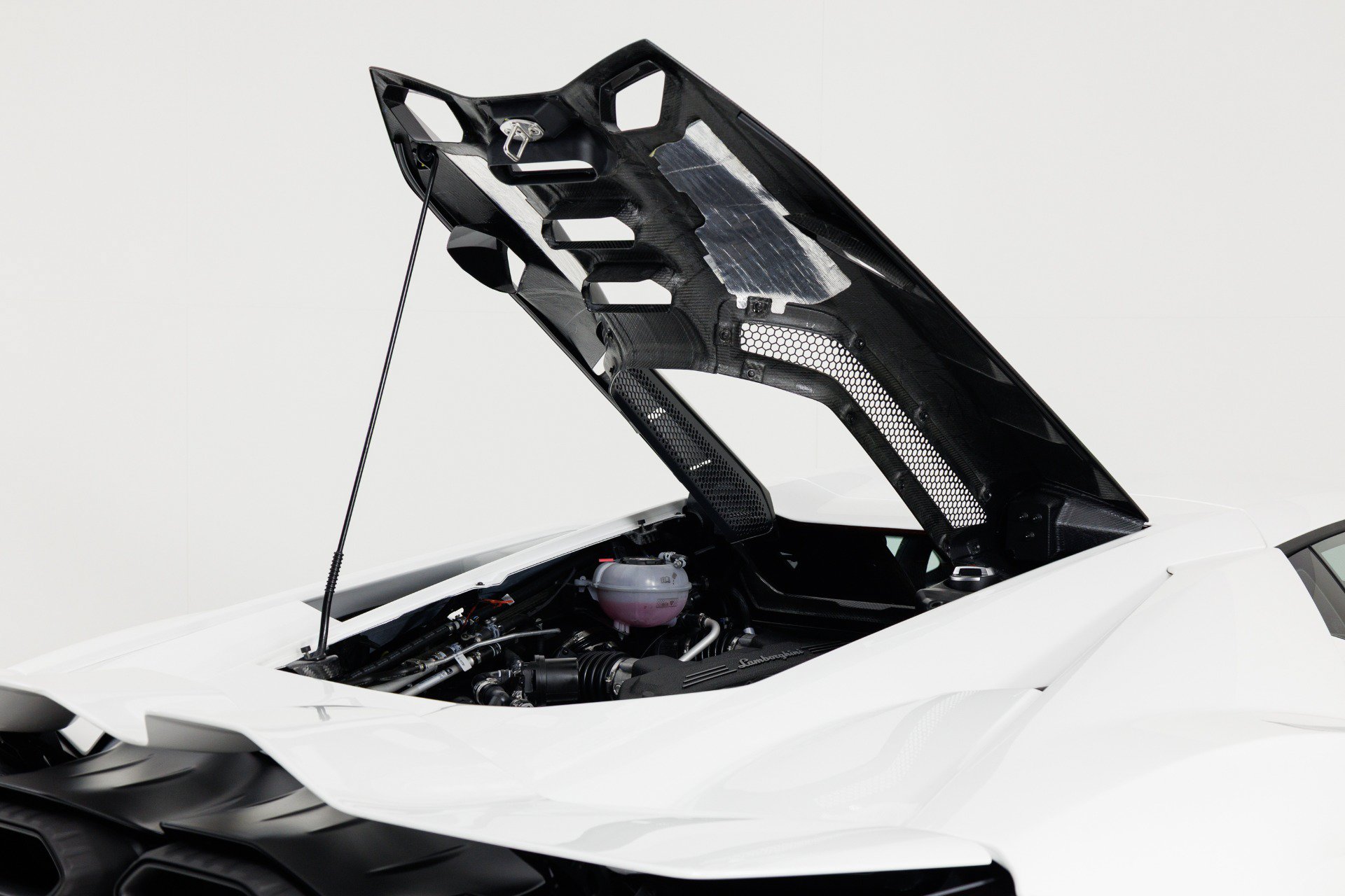 Used 2024 Lamborghini Revuelto AWD/4WD image 57