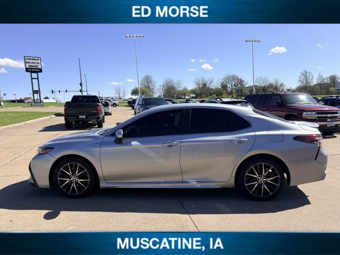 Used 2021 Toyota Camry SE image 5