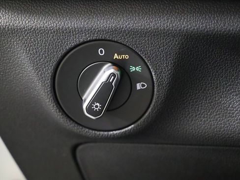 New 2025 Volkswagen Jetta SE image 37