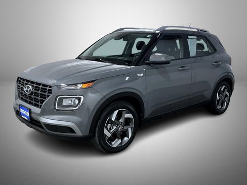 Used 2023 Hyundai Venue SEL image 1