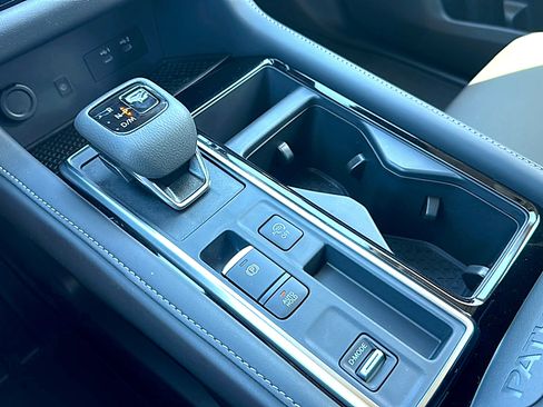 New 2026 Nissan Pathfinder SL FWD image 25