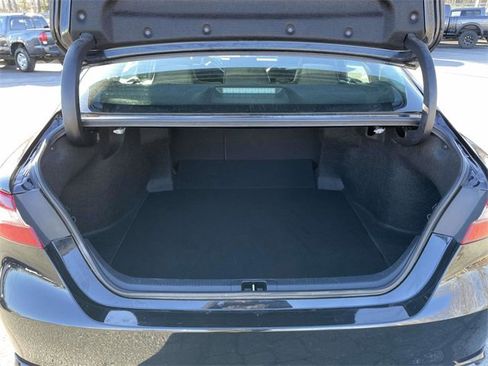 Used 2023 Toyota Camry SE image 13