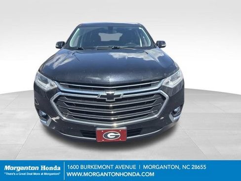 Used 2020 Chevrolet Traverse LT FWD image 2