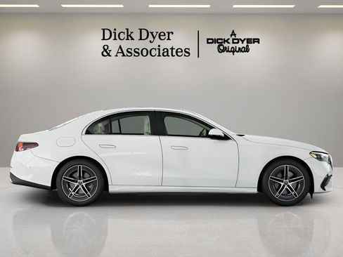 Used 2025 Mercedes-Benz E 350 Sedan image 2