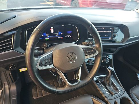 Used 2024 Volkswagen Jetta SE FWD image 12