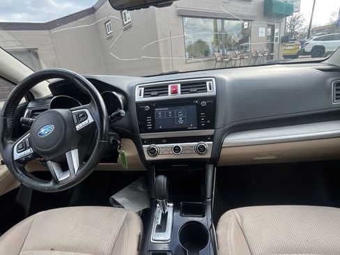 Used 2017 Subaru Outback 2.5i Premium AWD/4WD image 9