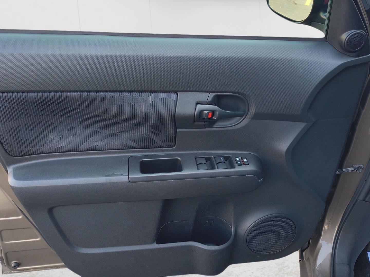 Used 2011 Scion xB FWD image 5