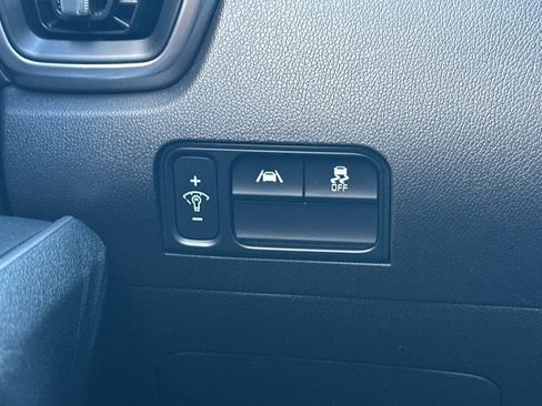 Used 2023 Kia Sorento LX image 31