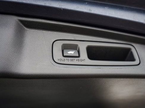 Used 2025 Honda CR-V EX-L image 10