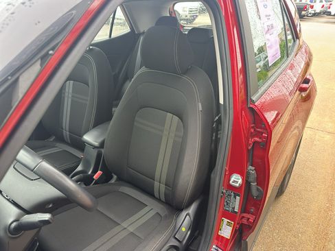 Used 2025 Hyundai Venue SEL FWD image 26