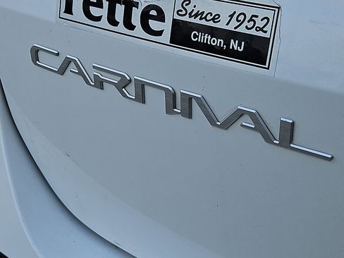 Certified 2023 Kia Carnival EX image 30